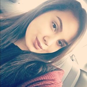 Meet your Posher, Nayeli